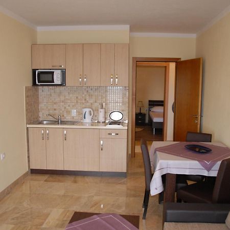 Guest House Evropa 2 Ulcinj Bagian luar foto