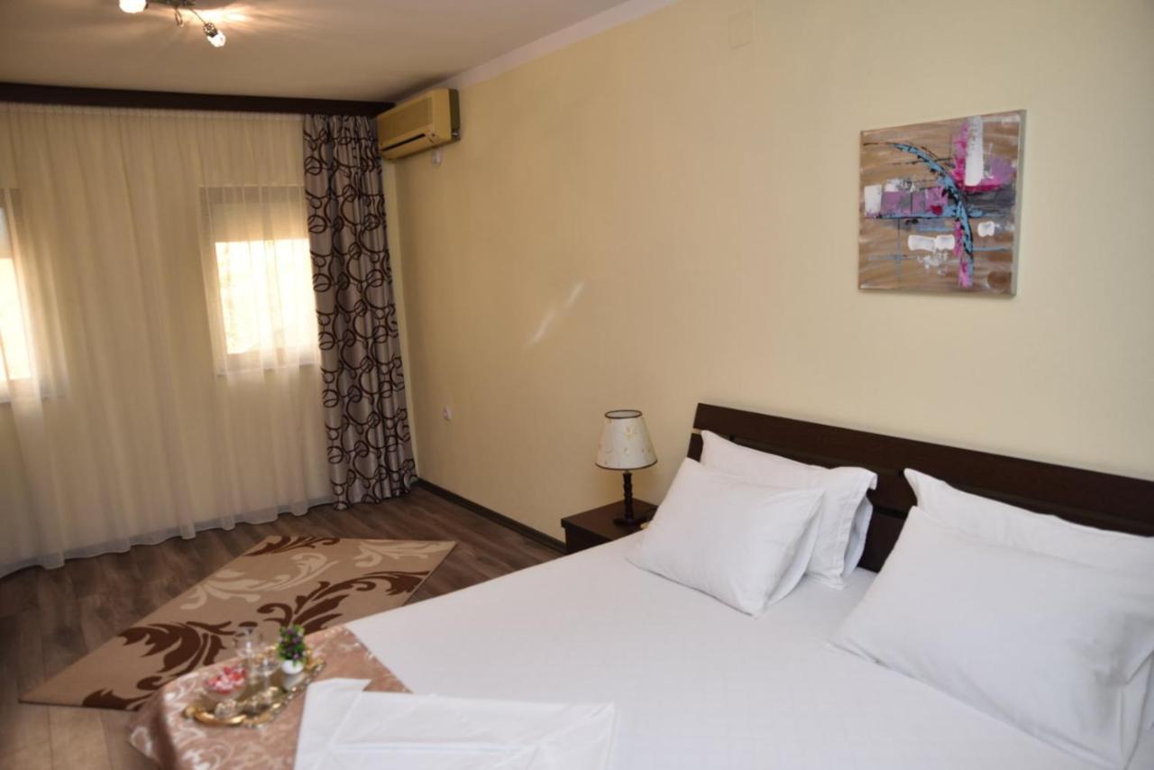 Guest House Evropa 2 Ulcinj Bagian luar foto