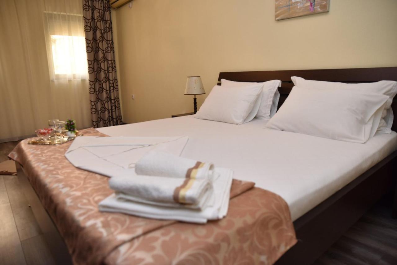 Guest House Evropa 2 Ulcinj Bagian luar foto