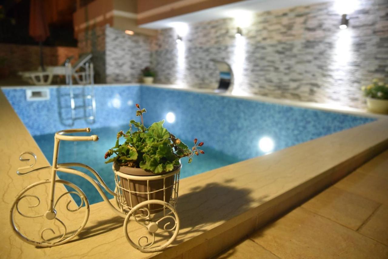Guest House Evropa 2 Ulcinj Bagian luar foto