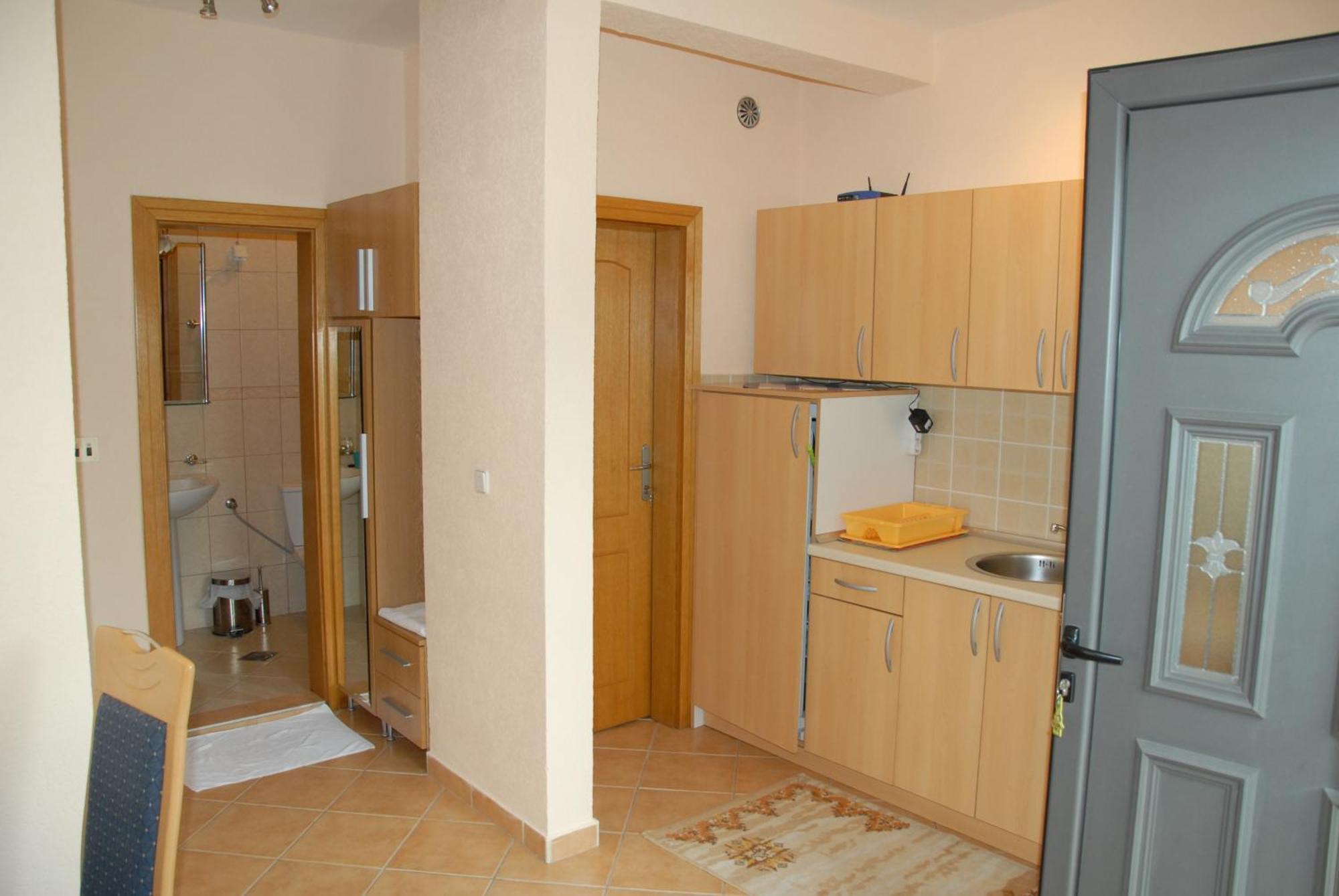 Guest House Evropa 2 Ulcinj Bagian luar foto