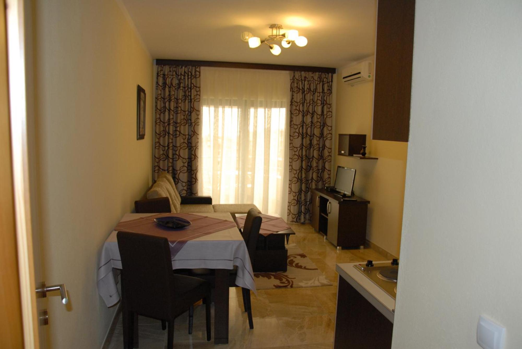 Guest House Evropa 2 Ulcinj Bagian luar foto