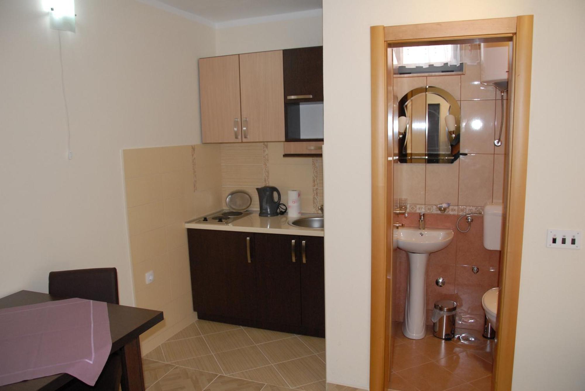 Guest House Evropa 2 Ulcinj Bagian luar foto