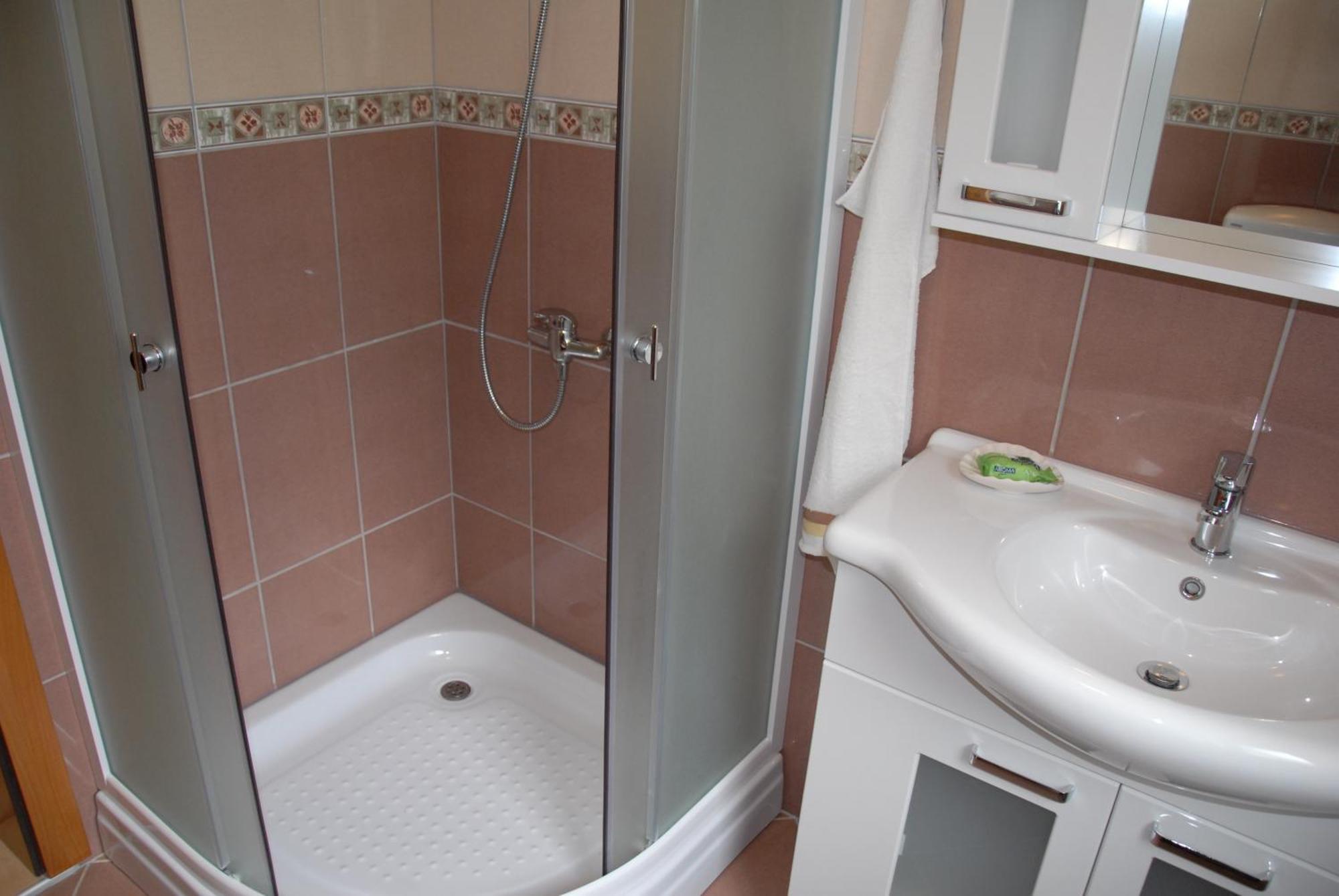 Guest House Evropa 2 Ulcinj Bagian luar foto