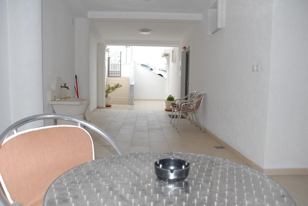 Guest House Evropa 2 Ulcinj Ruang foto