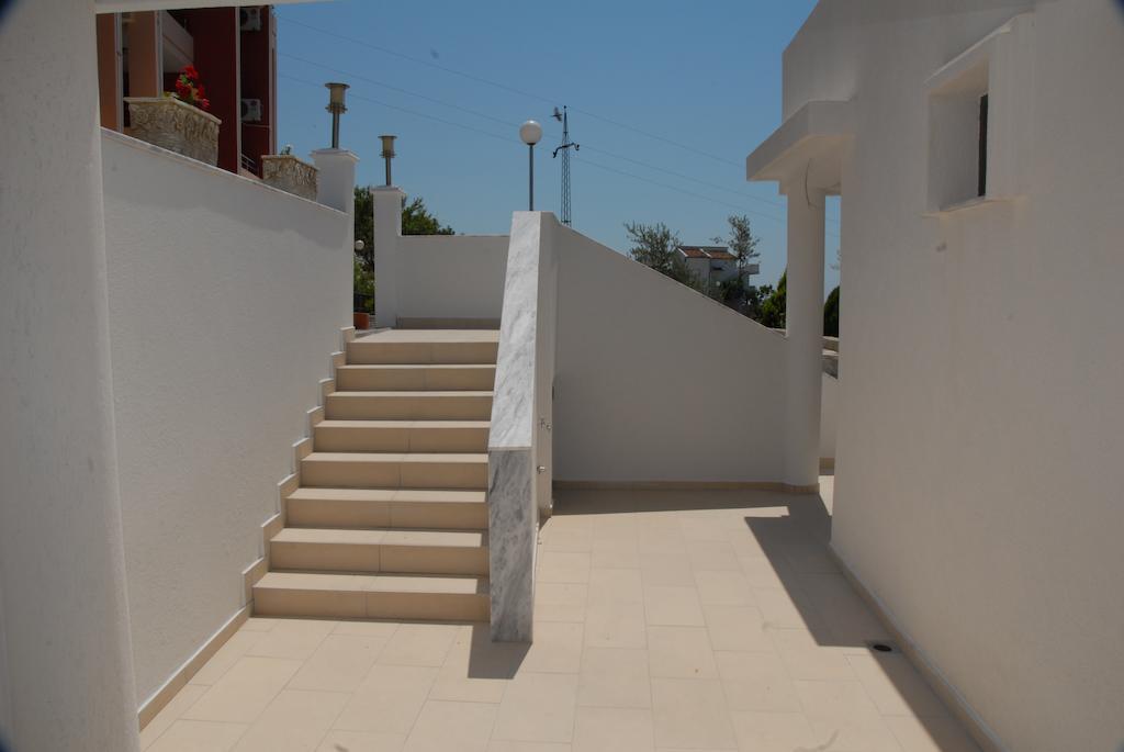 Guest House Evropa 2 Ulcinj Bagian luar foto