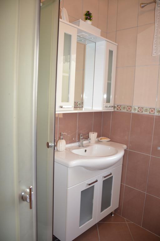 Guest House Evropa 2 Ulcinj Bagian luar foto