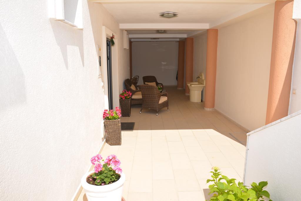 Guest House Evropa 2 Ulcinj Bagian luar foto