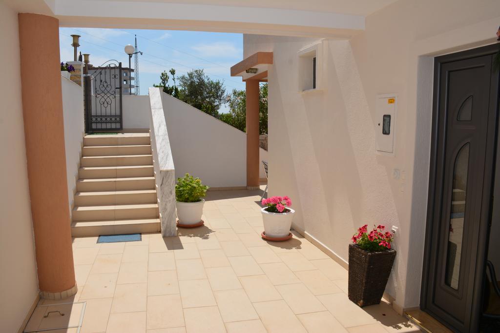 Guest House Evropa 2 Ulcinj Bagian luar foto