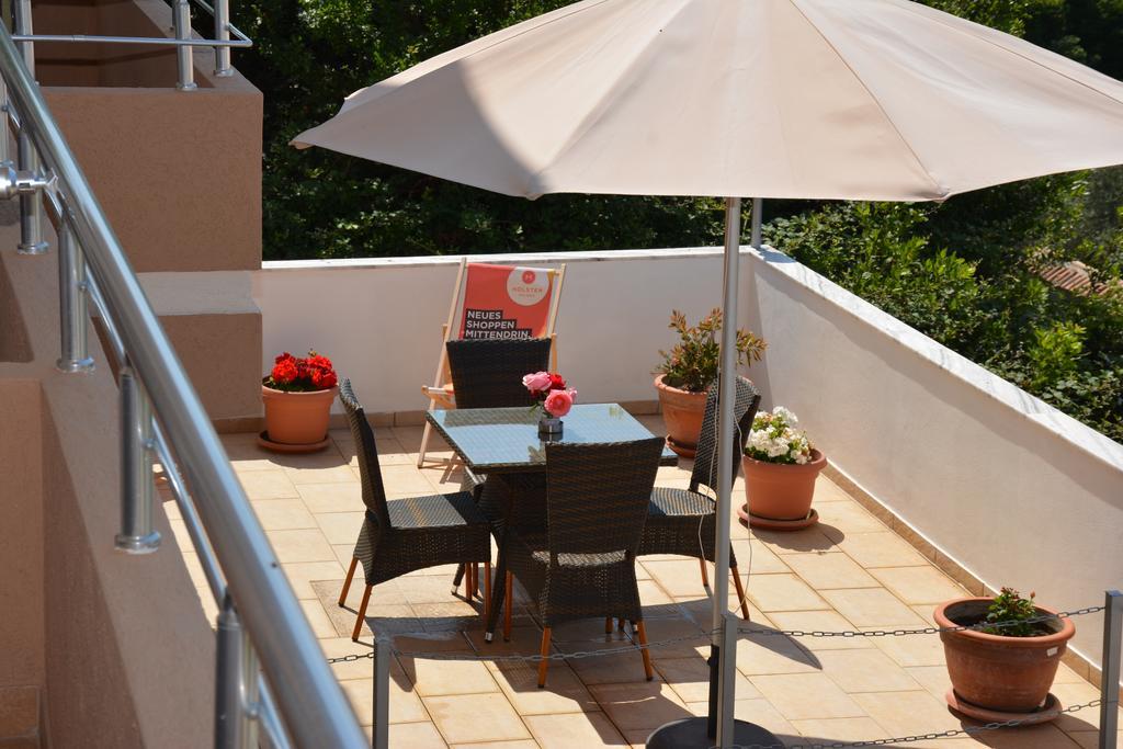 Guest House Evropa 2 Ulcinj Bagian luar foto