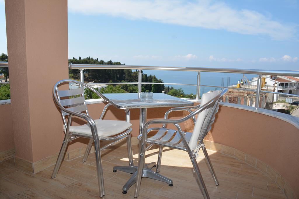 Guest House Evropa 2 Ulcinj Bagian luar foto